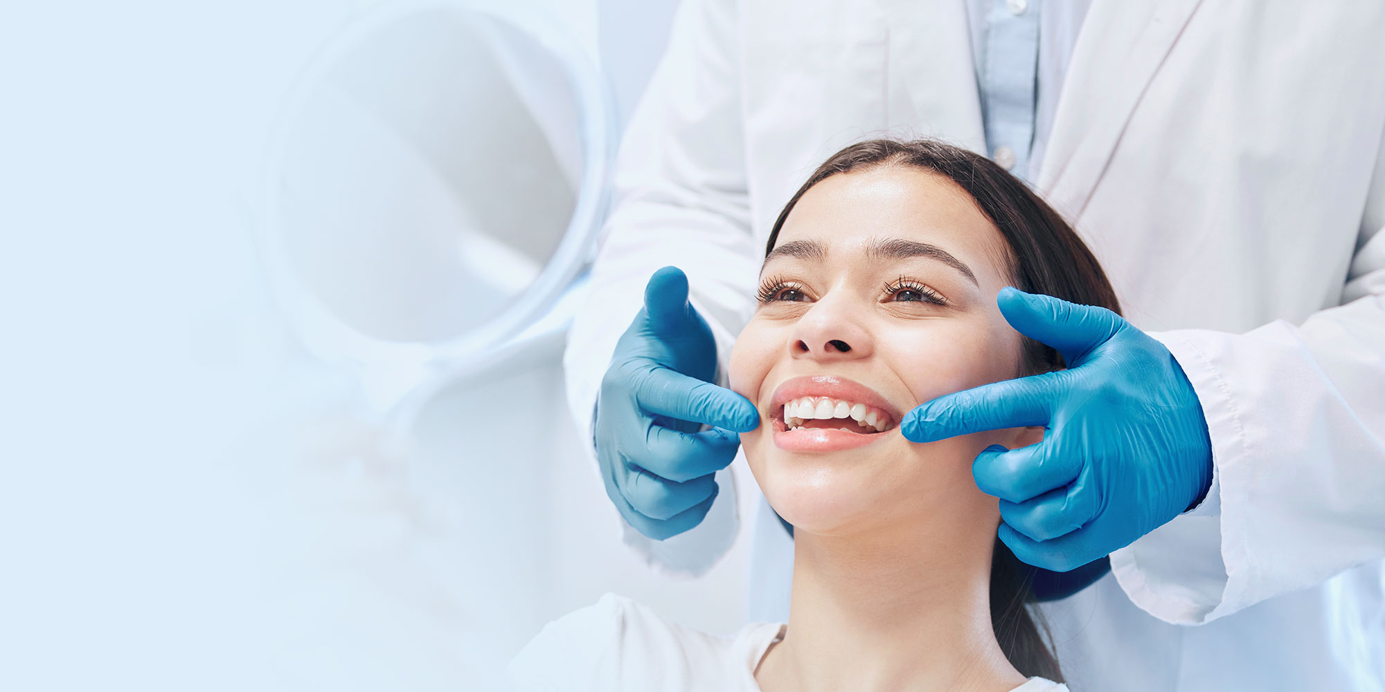 dental patient new smile mirror